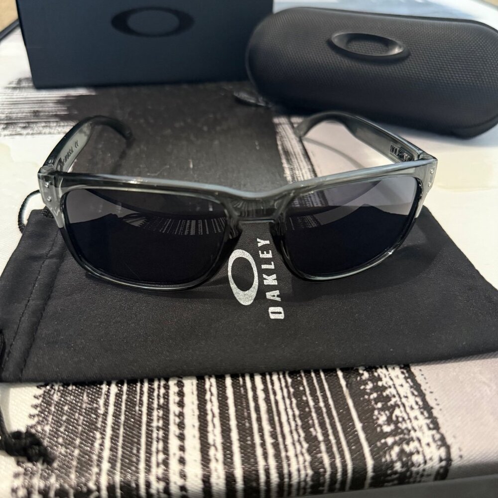 OO9102 Oakley Holbrook Smoke Gray Sunglasses - Picture 4 of 8